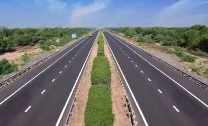 MoRTH Aims to complete road construction of 35 kilometres per day this fiscal Image
